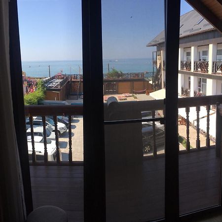 Веселий Кут Hotel ซาลิซนีปอร์ต ภายนอก รูปภาพ