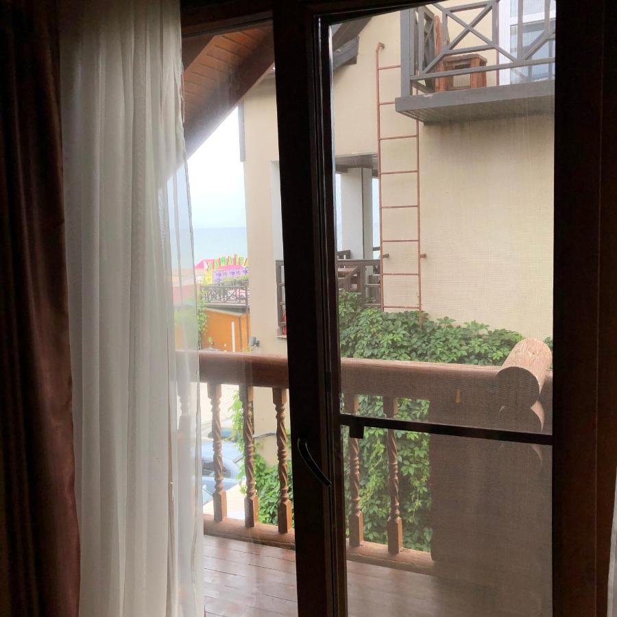 Веселий Кут Hotel ซาลิซนีปอร์ต ภายนอก รูปภาพ