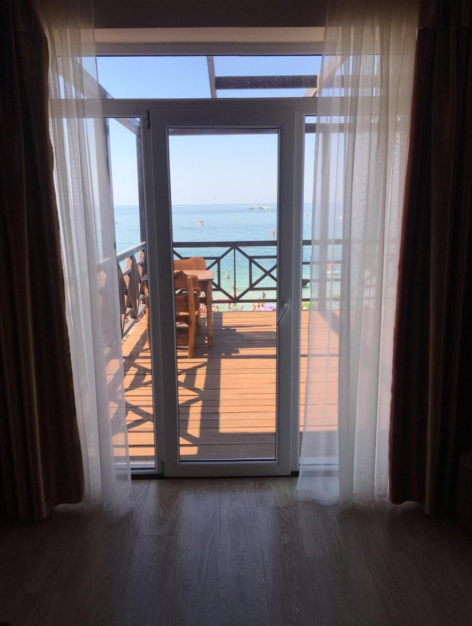 Веселий Кут Hotel ซาลิซนีปอร์ต ภายนอก รูปภาพ