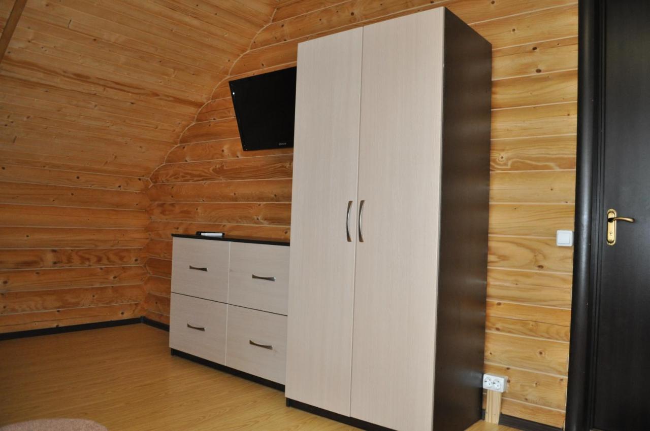 Веселий Кут Hotel ซาลิซนีปอร์ต ภายนอก รูปภาพ